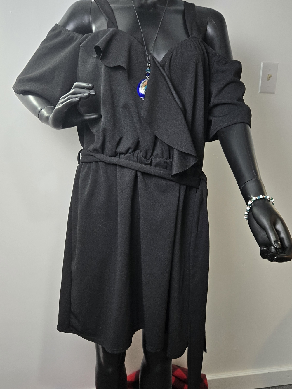Boohoo Plus Black - Ruffle Dress - Picture 3 of 12